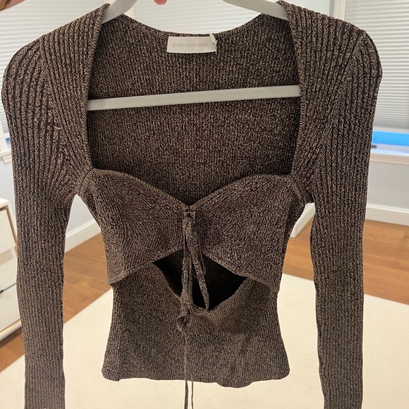 Jonathan Simkhai long sleeve top! Worn once and is in excellent condition - Picture 2 of 4